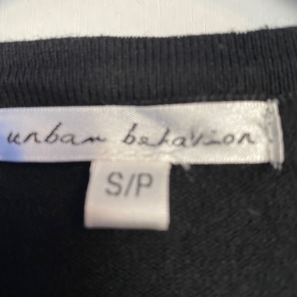 Lady’s top - Picture 3 of 3